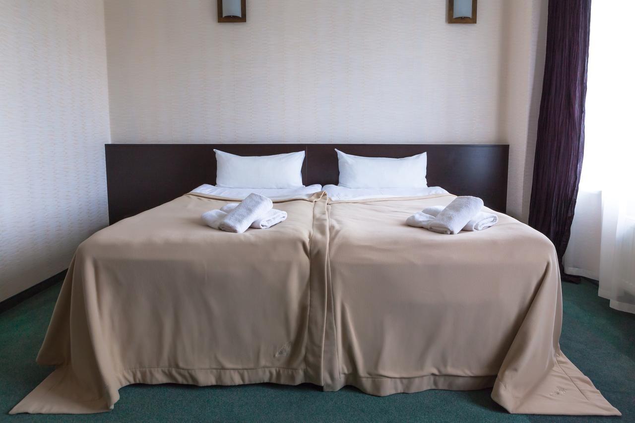 Hotel Palma Mazeikiai Bagian luar foto
