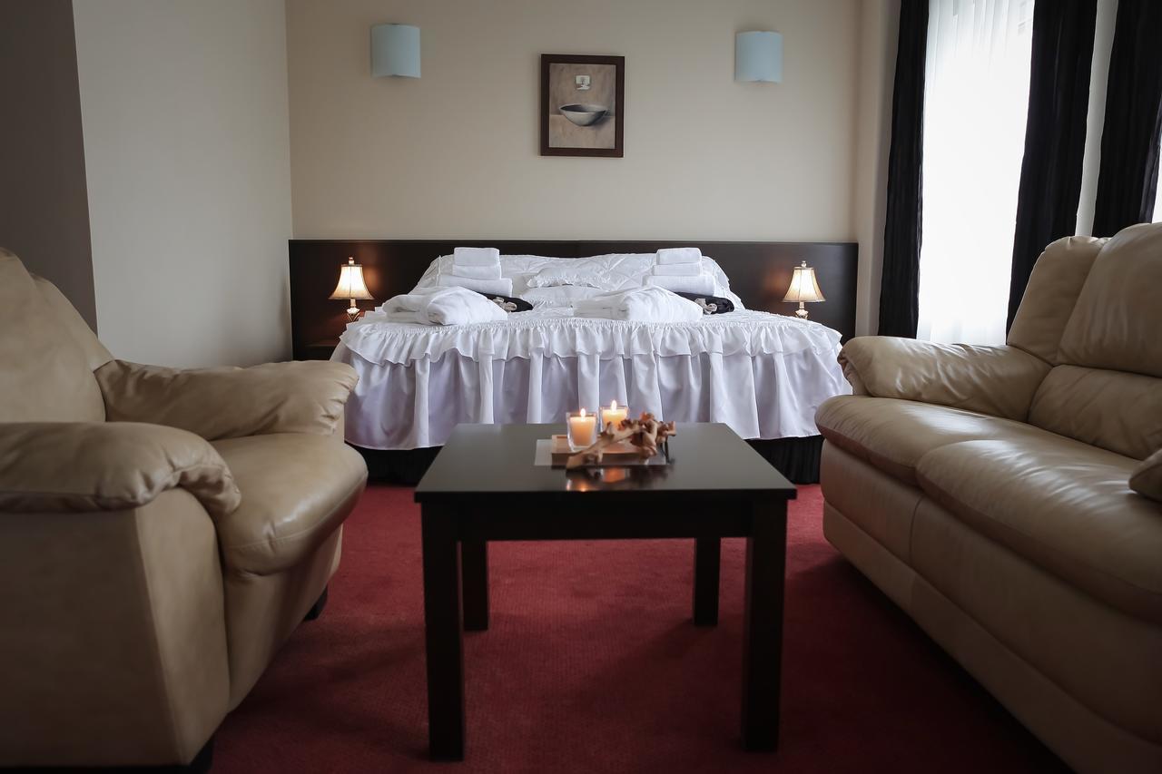 Hotel Palma Mazeikiai Bagian luar foto